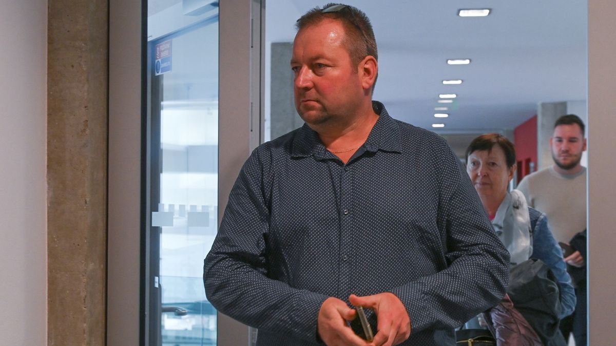 Soud odsoudil hasiče a úřednici za pochybení při havárii na řece Bečvě